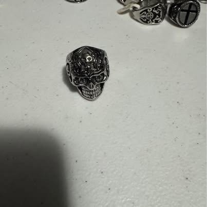 Skull ring Size 9