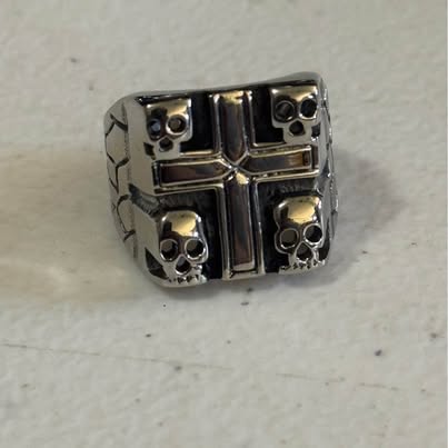 Skull and Cross Ring Size 7