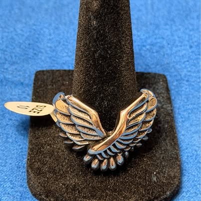 Size 10 Wing Ring