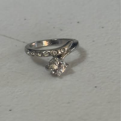 Women’s ring Size 6.5