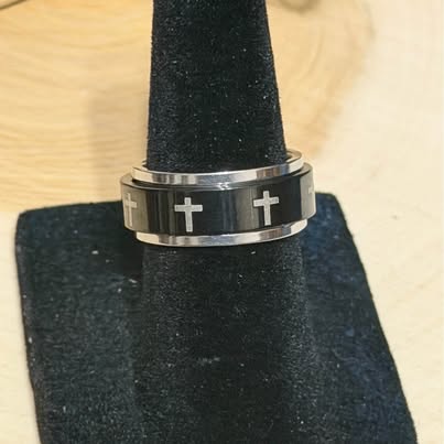 Black and Silver Cross Spinner Ring Size 5