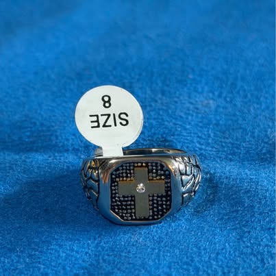 Cobble Stone Cross with Center Stone Ring