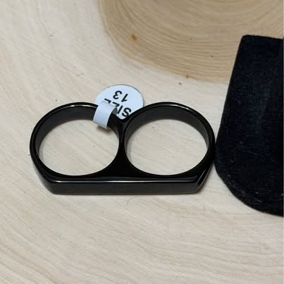 Black Two-Finger Ring