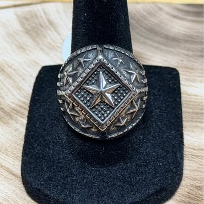 Patriotic Star Statement Ring Size 8