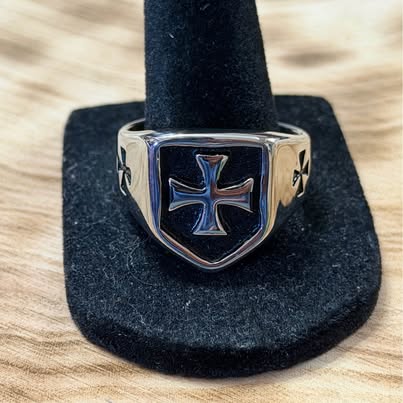 316L Stainless Steel Shield Cross Ring Size 13
