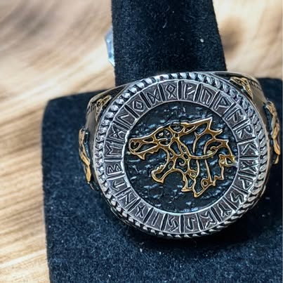 Viking Wolf Head Runic Ring Size 13