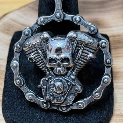 Skull V-Twin Engine Bike Chain Pendant