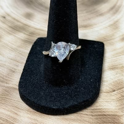 Pear Cut Silver Tone Ring Size 8