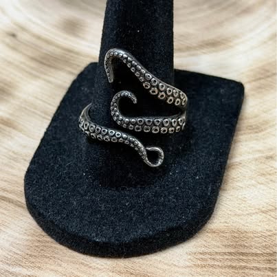 Octopus Tentacle Wrap Ring Size 10