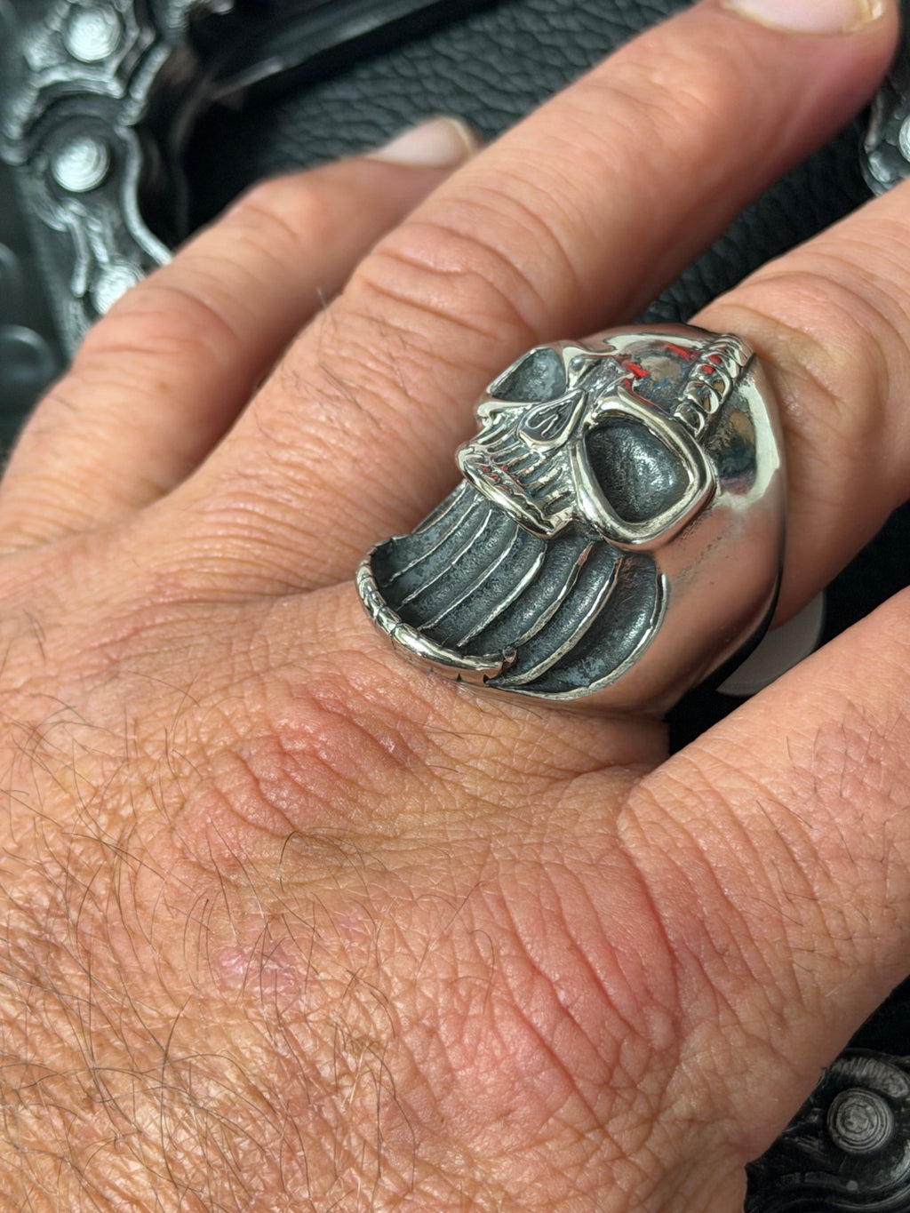 Ribbed Jaw Skull Ring Size 10
