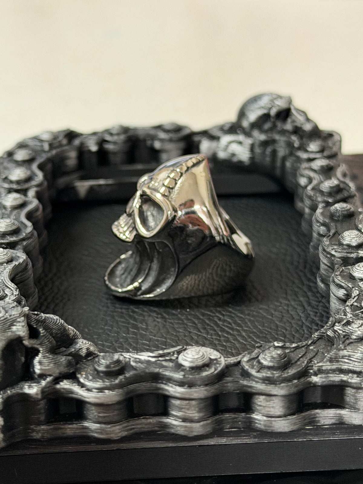 Ribbed Jaw Skull Ring Size 10